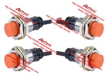 Interruttore Di Prossimità Autonics PRD18-7DP2 – Nuovo, Produzione Cina